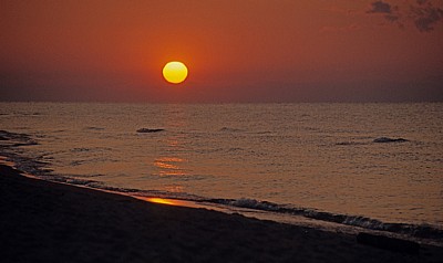 Malawisee: Sonnenaufgang - Kande Beach