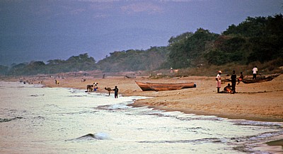 Strandleben am Morgen - Kande Beach