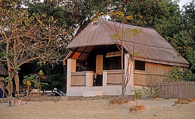 Kande Beach Resort: Chalet - Kande Beach