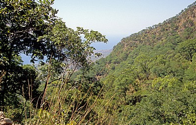 Lukwe EcoCamp: Blick in Richtung Malawisee - Landschaft  - Livingstonia