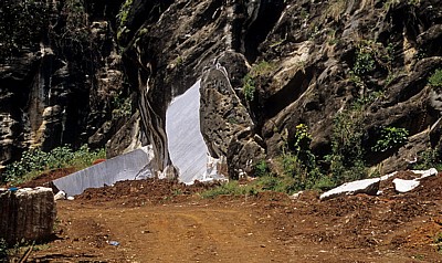 Gesteinsschicht - Selous Kisaki Road