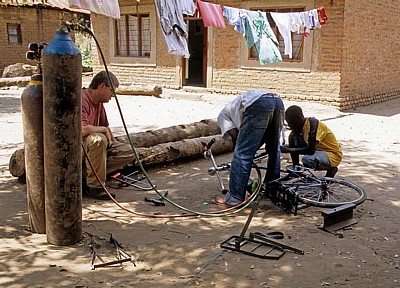 Fahrradreparaturwerkstatt - Kisaki