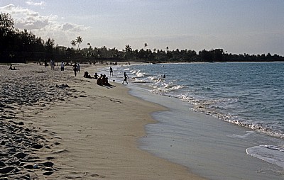 Kipepeo Beach: Strandleben - Daressalam