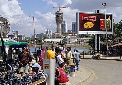 Kigamboni Ferry Terminal (Fähranleger): Warten auf die Fähre - Daressalam