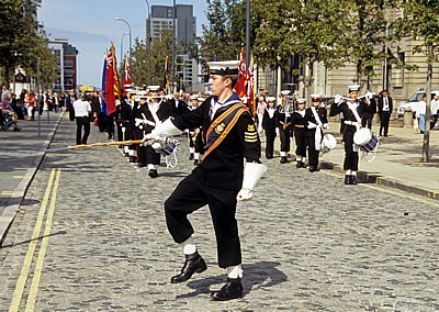 Canada Boulevard: Parade zum WWII Merchant Navy remembrance service - Liverpool