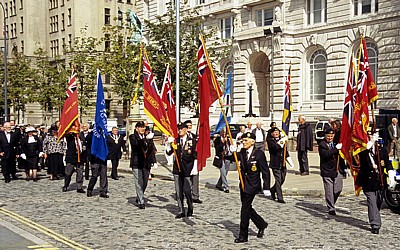 Canada Boulevard: Parade zum WWII Merchant Navy remembrance service - Liverpool