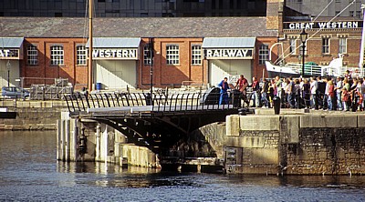 Hartley Quay: Albert Dock Swing Bridge (Schwenkbrücke) - Liverpool