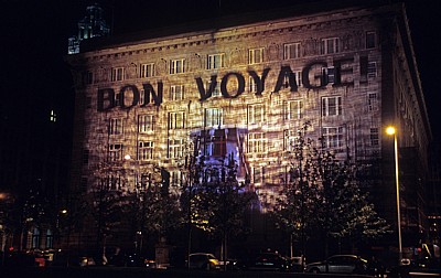 Pier Head: Light-Show am Cunard Building (RMS Queen Mary 2 - Bon Voyage!) - Liverpool