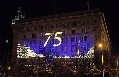 Pier Head: Light-Show am Cunard Building (RMS Queen Mary - 75) - Liverpool