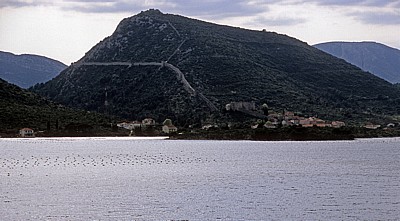 Blick auf die Halbinsel Peljesac: Mali Ston mit der Festungsmauer - Gespanschaft Dubrovnik-Neretva