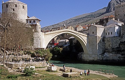 Stari Grad (Altstadt): Stari most (Alte Brücke) über den Fluß Neretva - Mostar