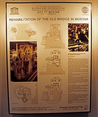 Stari Grad (Altstadt): Muzeja Starog mosta (Museum der Alten Brücke) - Informationstafel - Mostar