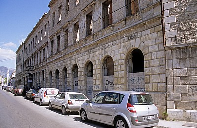 Stari Grad (Altstadt): Marsala Tita - Kriegsbeschädigtes Haus - Mostar
