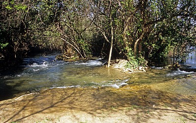 Fluß Krka oberhalb der Skradinski buk (Skradin-Wasserfälle): Kaskaden - Nationalpark Krka