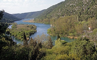 Fluß Krka unterhalb der Skradinski buk (Skradin-Wasserfälle) - Nationalpark Krka