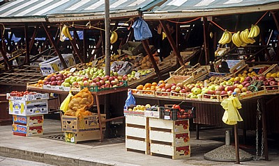 Stari Grad (Altstadt): Wochenmarkt - Obststand - Zadar