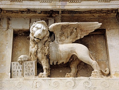 Stari Grad (Altstadt): Porta Terraferma (Landtor) - Markuslöwe  - Zadar