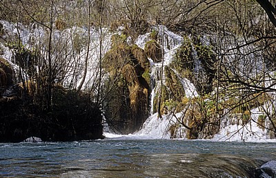 Donja jezera (Untere Seen): Gavanovac - Wasserfälle zu dem dahinterliegenden Milanovac - Nationalpark Plitvicer Seen