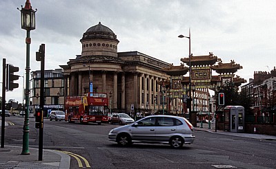The Black-E und Chinese Arch - Liverpool