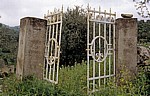 Verrostetes Eingangstor - Cuglieri