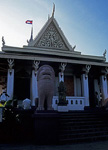 Wat Phnom - Phnom Penh