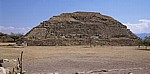 Plataforma Sur (Südplattform): Montículo III (Hügel) - Monte Albán