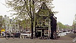 Jodenbreestraat: Sluishuis - Amsterdam