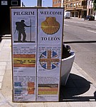 Jakobsweg (Camino Francés): Willkommensschild für Pilger - León