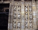 Catedral de Santiago de Compostela (Kathedrale): Figuren aus dem Maestro Mateo neben der Puerta Santa (Heilige Pforte) - Santiago de Compostela