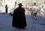 Jakobsweg (Caminho Português): Plaza del Obradoiro – Radpilger vor der Catedral de Santiago de Compostela (Kathedrale) - Santiago de Compostela