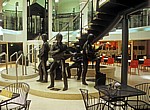 Cavern Walks Shopping Centre: Beatles-Statue - Liverpool