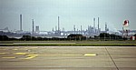 John Lennon Airport: Blick auf die Stanlow Refinery - Liverpool