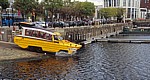 Yellow Duck Marine bei der Einfahrt in das Salthouse Dock - Liverpool