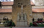 Domherrenfriedhof: Kreuz mit Uhu (Bubo bubo) - Osnabrück