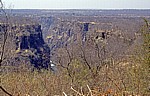Blick vom Victoria Falls Hotel auf eine der Victoria Falls Gorges (Schlucht) - Victoria Falls