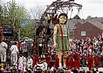 Everton Brow: Sea Odyssey - Giant Spectacular (Royal de Luxe): Little Giant Girl (das Riesenmädchen) - Liverpool