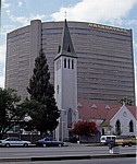 Samora Machel Avenue: City Presbyterian Church (Kirche) - Harare