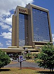 Samora Machel Avenue: Harare Sheraton Hotel (The Rainbow Towers Hotel & Conference Centre) - Harare