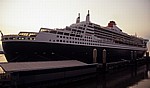 Pier Head: RMS Queen Mary 2 (Cunard Line) auf dem River Mersey - Liverpool