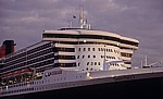 Pier Head: RMS Queen Mary 2 (Cunard Line) auf dem River Mersey - Detail - Liverpool