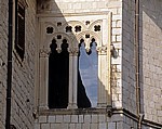 Stari Grad (Altstadt): Stadtpalast Palata Drago - Fenster - Kotor