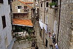 Stari Grad (Altstadt): Blick von der Stadtmauer - Gasse - Dubrovnik