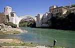 Stari Grad (Altstadt): Stari most (Alte Brücke) über den Fluß Neretva - Mostar