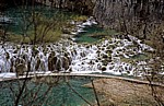 Donja jezera (Untere Seen): Wasserfälle zwischen Gavanovac (links) und Kaluderovac - Nationalpark Plitvicer Seen